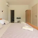 New Modern Gogo With Private Pool Near The And Town Of Pula By Wiibuk * Sisan