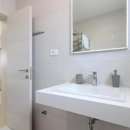Villa New Modern Gogo With Private Pool Near The And Town Of Pula By Wiibuk Šišan