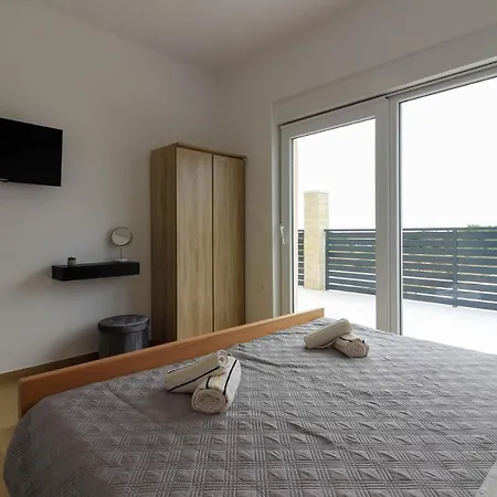 New Modern Gogo With Private Pool Near The And Town Of Pula By Wiibuk * Šišan